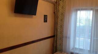 Гостиница Мой отель Борисоглебск Четырехместный номер с ванной комнатой и туалетом-5